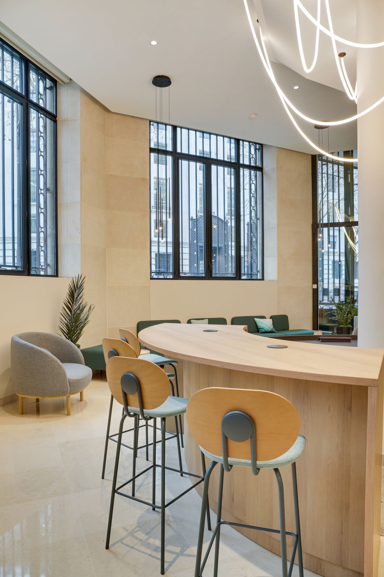 &copy;Kardham_2023__Macquarie_Paris_Photo_Dario_Shoootin