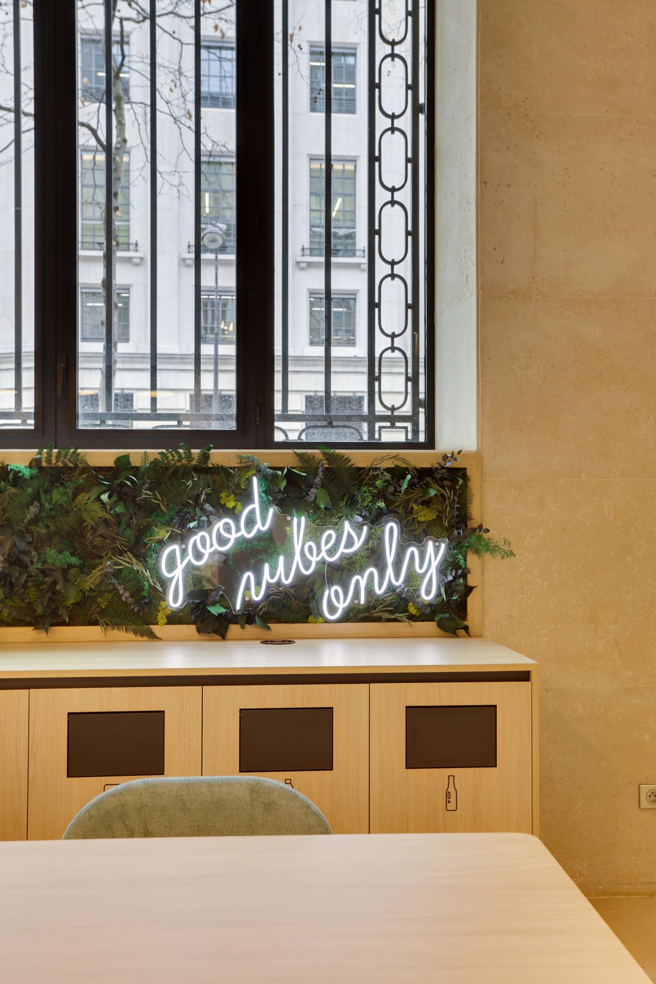 &copy;Kardham_2023__Macquarie_Paris_Photo_Dario_Shoootin